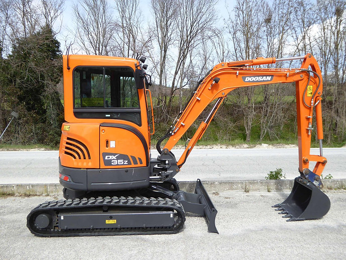 DOOSAN DX35Z-Neu – Image 2